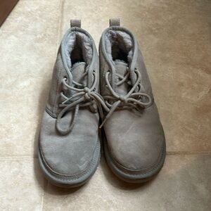 Previously loved ugg womens booties size 9